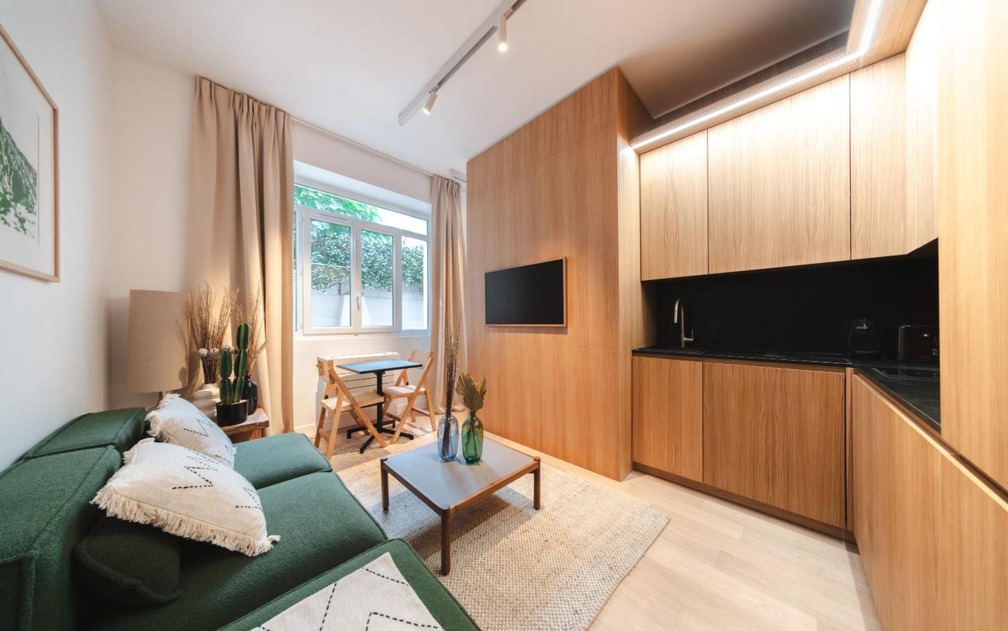 Center Of With Terrace By Prestige Appartement
